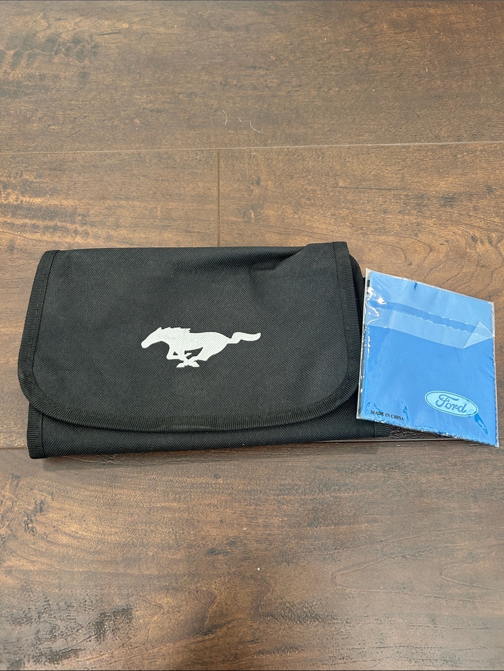 Ford Mustang Manuals Case